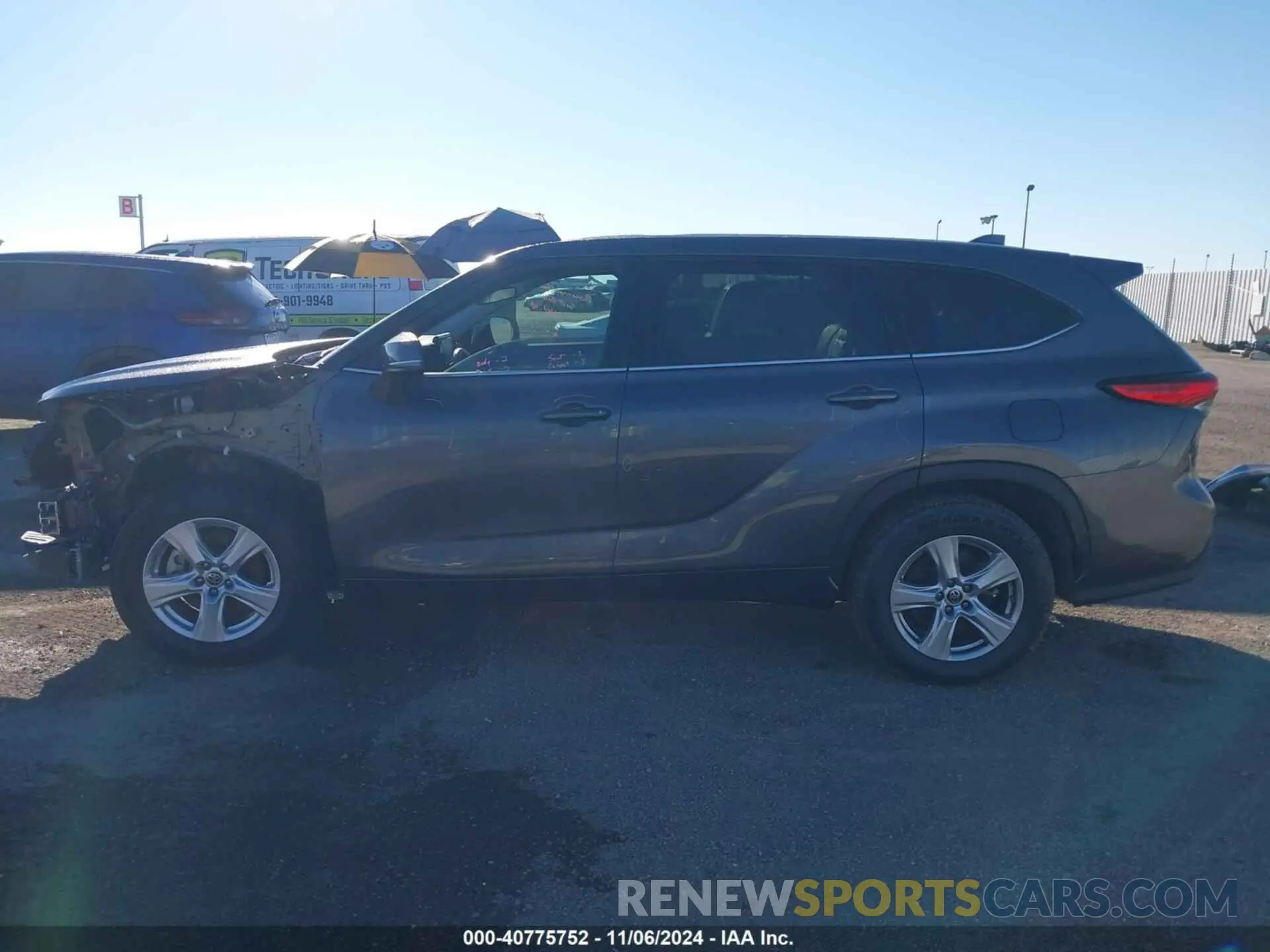 15 Photograph of a damaged car 5TDCZRAH5MS044879 TOYOTA HIGHLANDER 2021