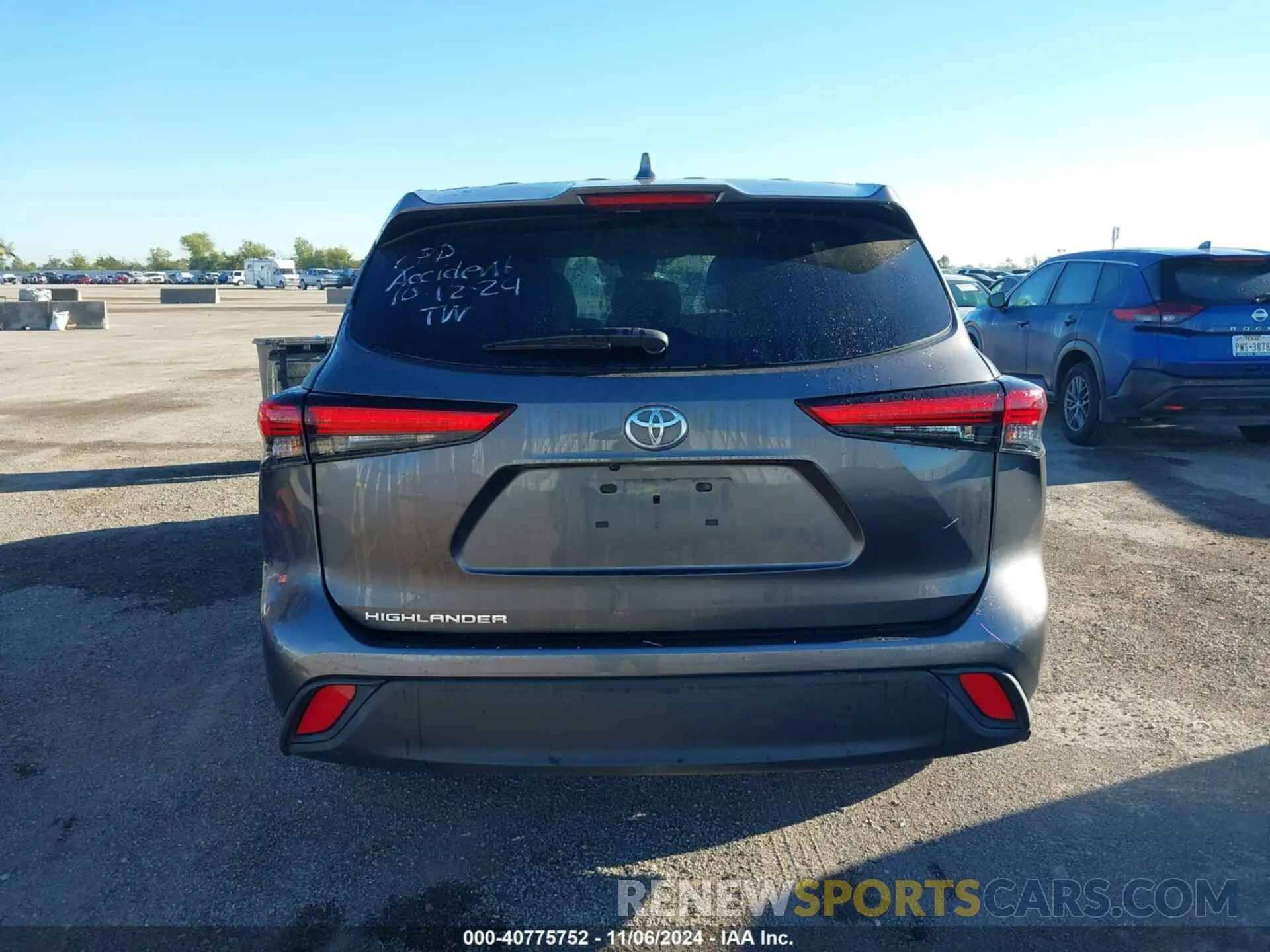17 Photograph of a damaged car 5TDCZRAH5MS044879 TOYOTA HIGHLANDER 2021