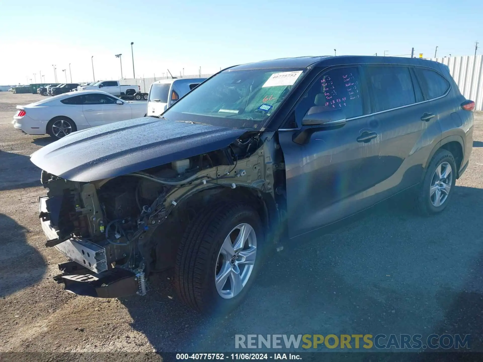 19 Photograph of a damaged car 5TDCZRAH5MS044879 TOYOTA HIGHLANDER 2021