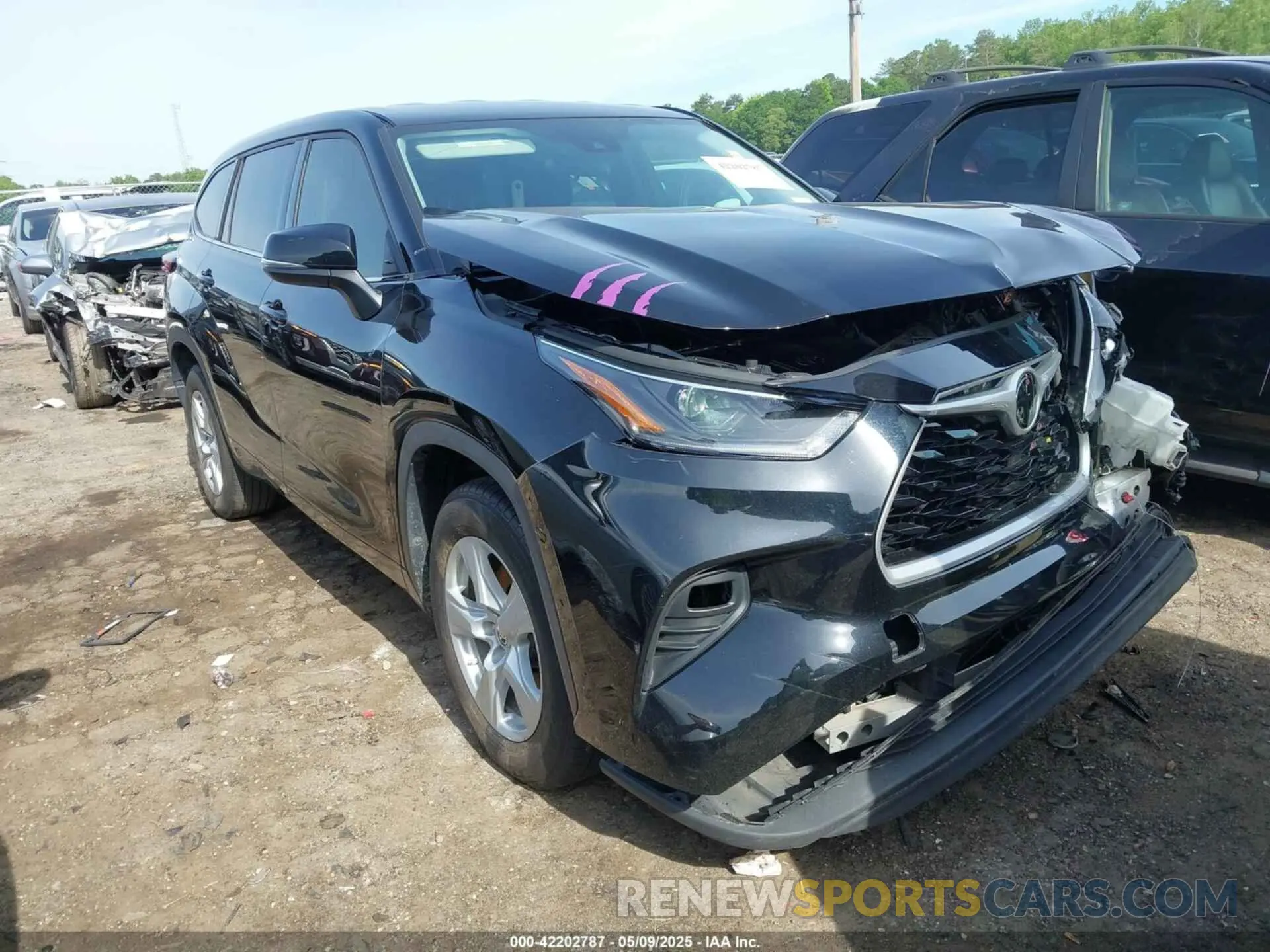 1 Photograph of a damaged car 5TDCZRAH6MS033499 TOYOTA HIGHLANDER 2021