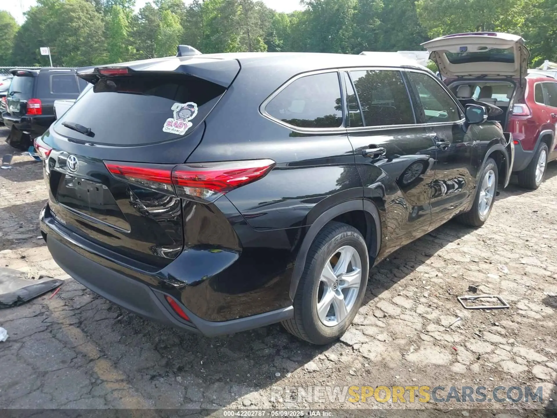 4 Photograph of a damaged car 5TDCZRAH6MS033499 TOYOTA HIGHLANDER 2021