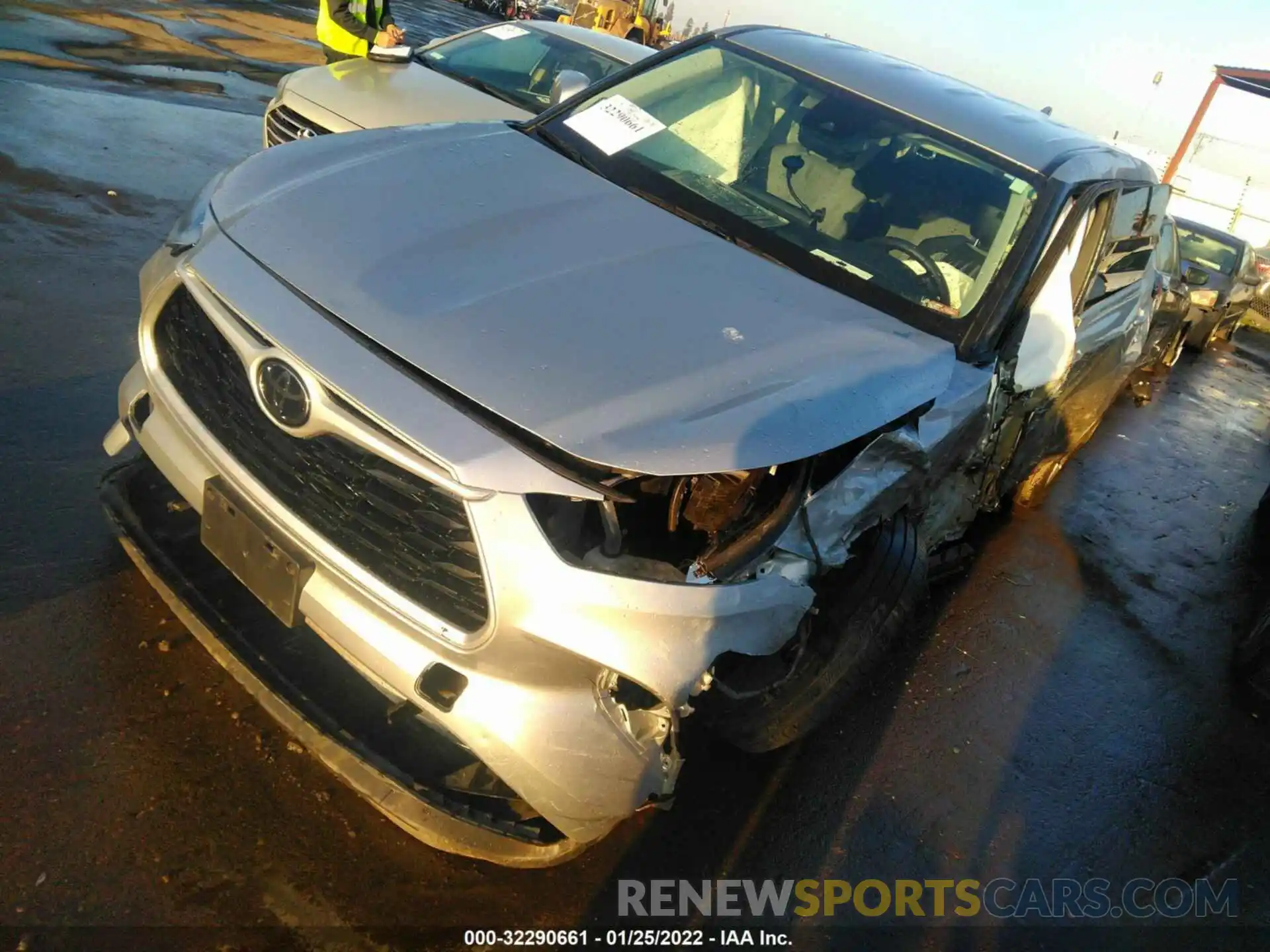 2 Photograph of a damaged car 5TDCZRAH6MS046673 TOYOTA HIGHLANDER 2021