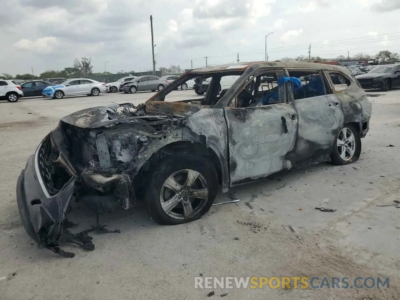 1 Photograph of a damaged car 5TDCZRAH6MS057978 TOYOTA HIGHLANDER 2021