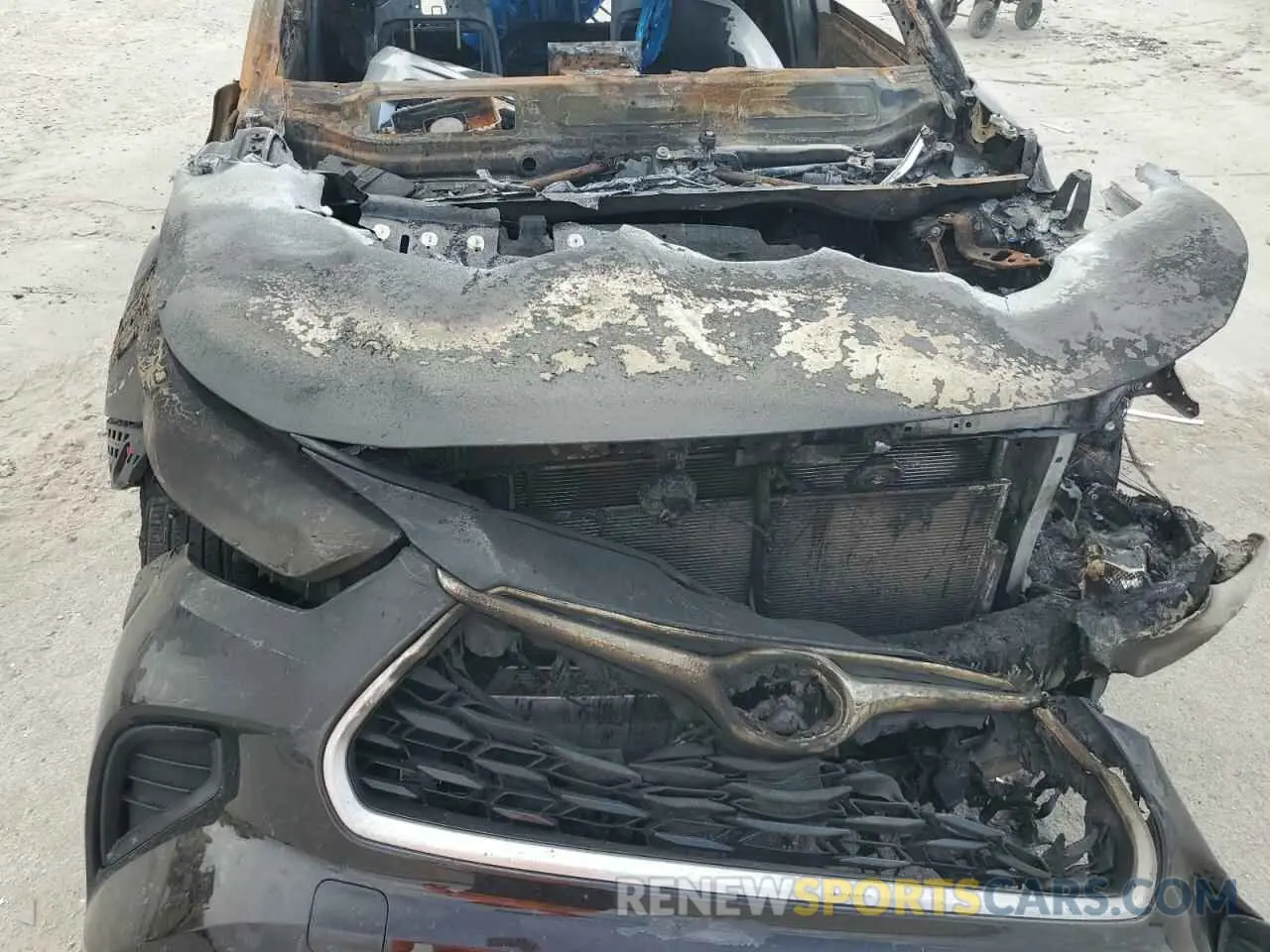 13 Photograph of a damaged car 5TDCZRAH6MS057978 TOYOTA HIGHLANDER 2021