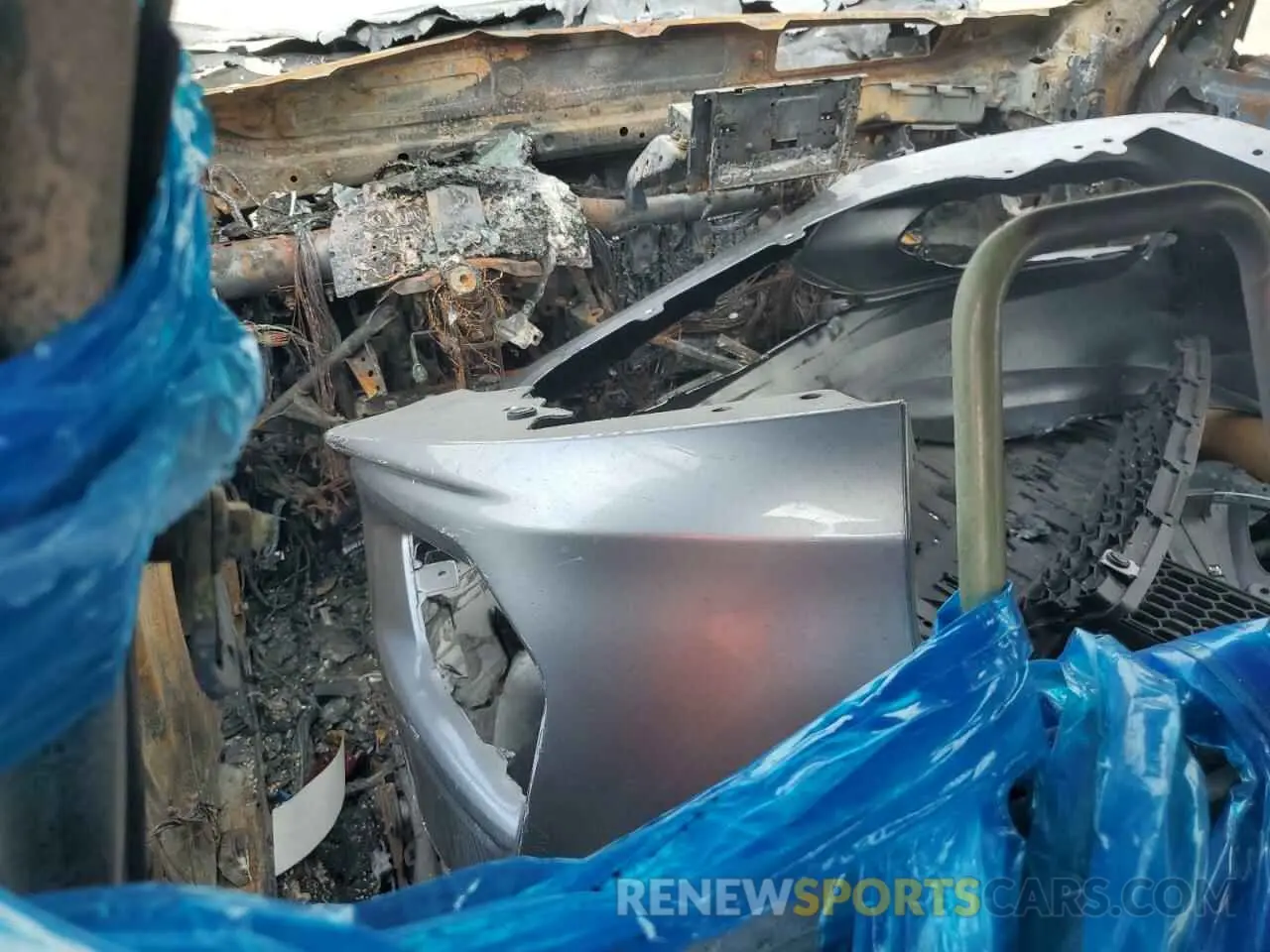 8 Photograph of a damaged car 5TDCZRAH6MS057978 TOYOTA HIGHLANDER 2021