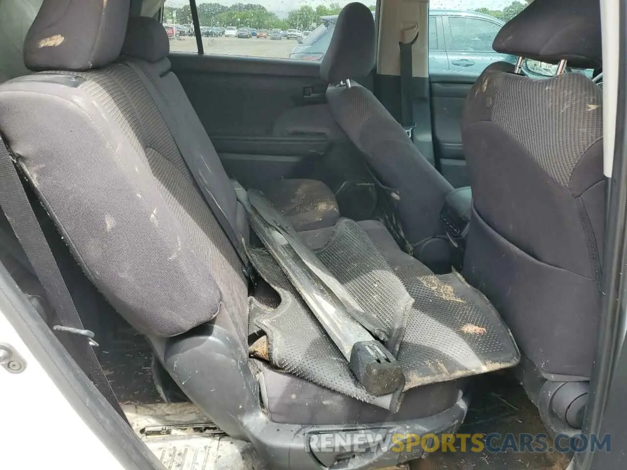 11 Photograph of a damaged car 5TDCZRAH6MS077003 TOYOTA HIGHLANDER 2021