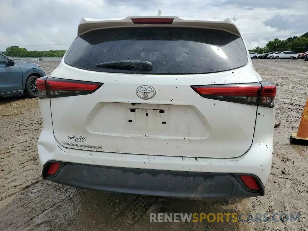 6 Photograph of a damaged car 5TDCZRAH6MS077003 TOYOTA HIGHLANDER 2021