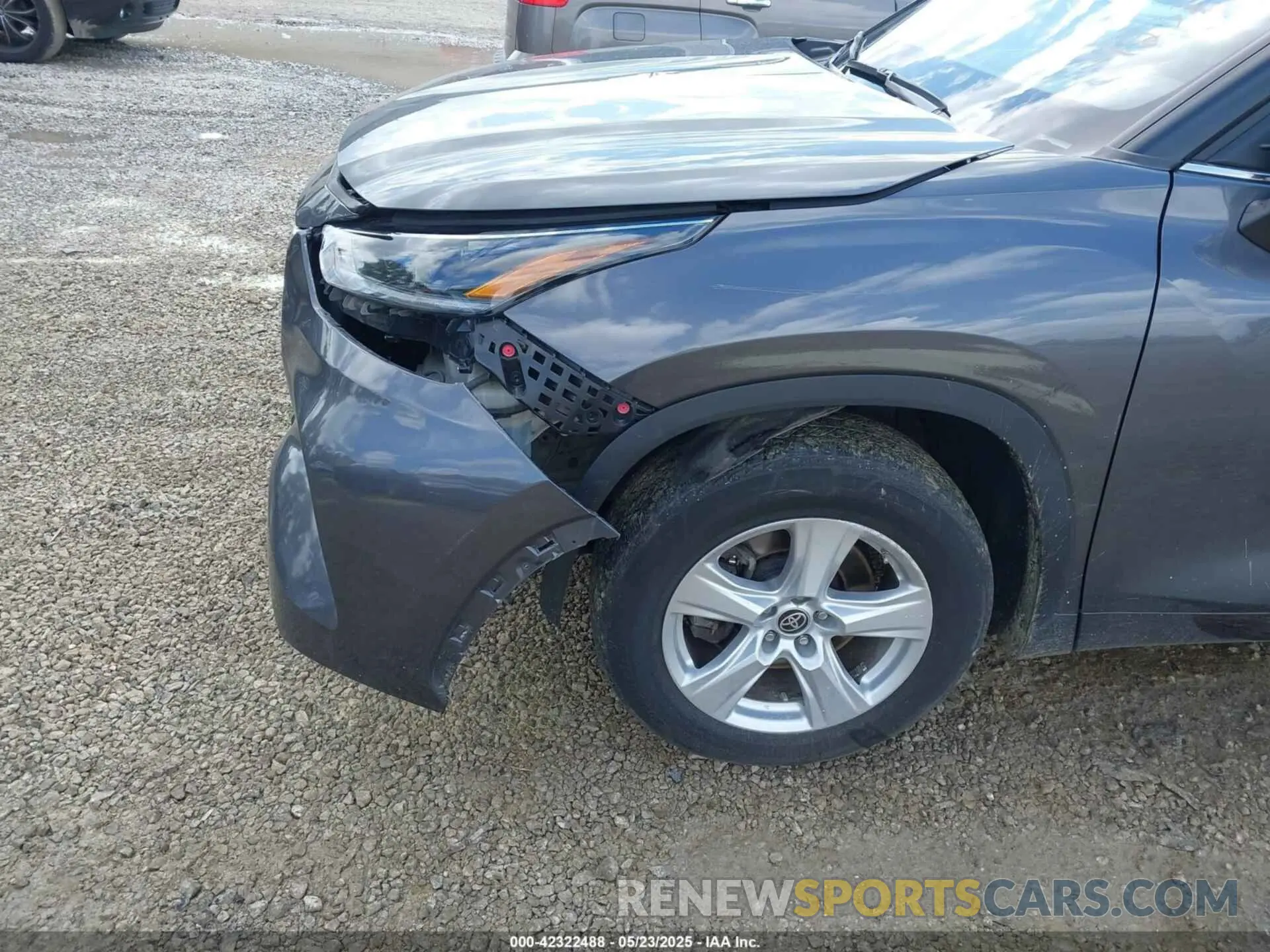 18 Photograph of a damaged car 5TDCZRAH6MS538197 TOYOTA HIGHLANDER 2021