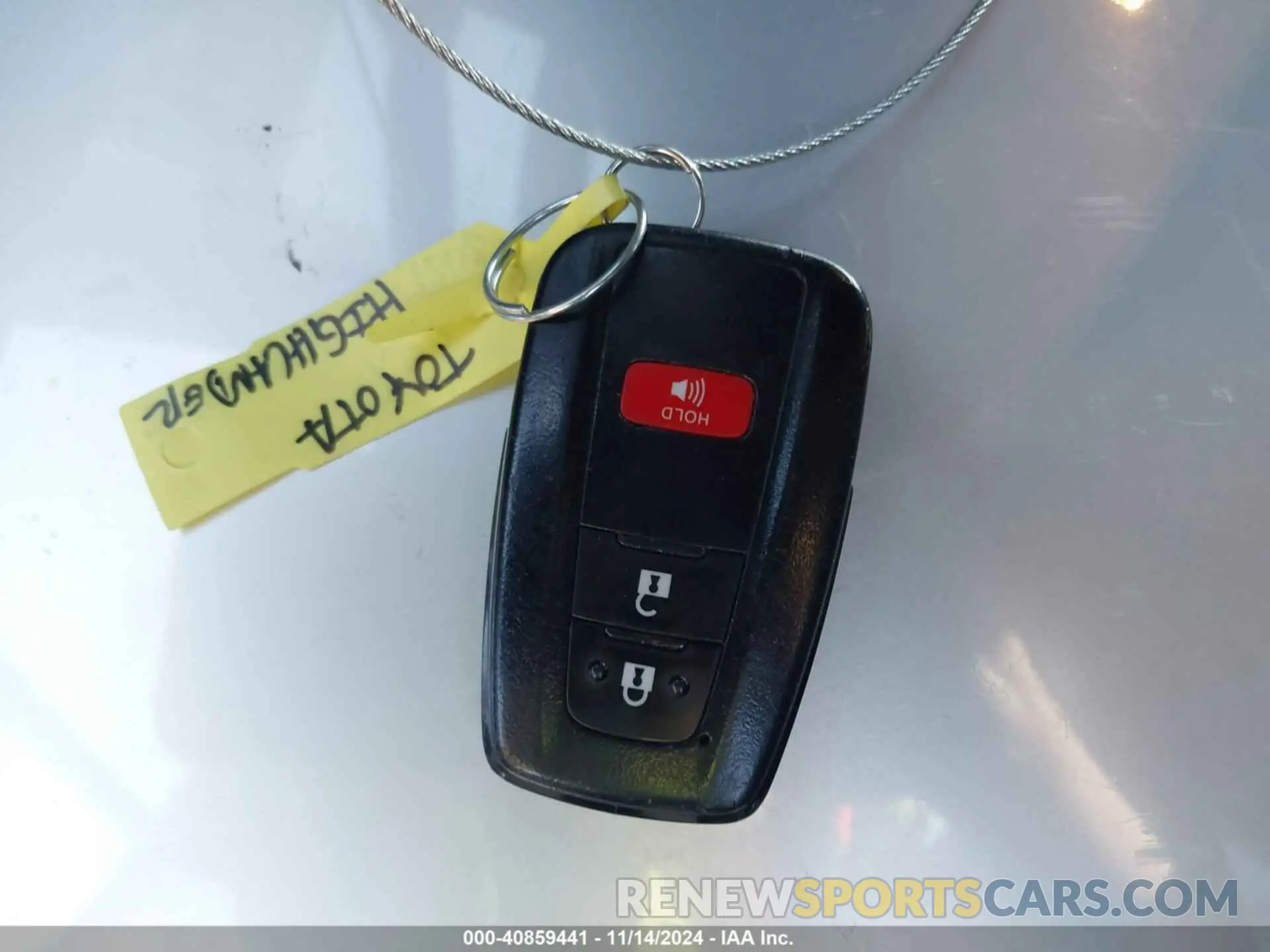 11 Photograph of a damaged car 5TDCZRAH7MS535969 TOYOTA HIGHLANDER 2021