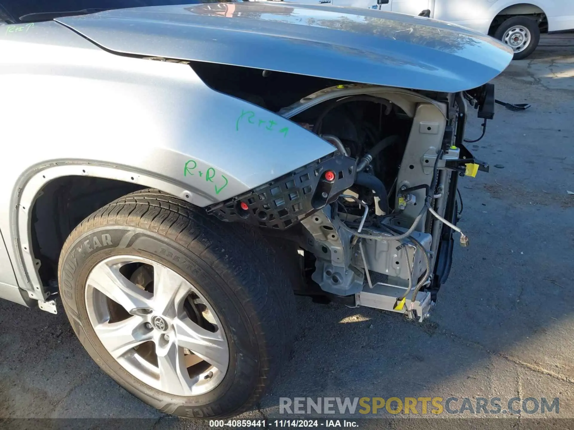 18 Photograph of a damaged car 5TDCZRAH7MS535969 TOYOTA HIGHLANDER 2021