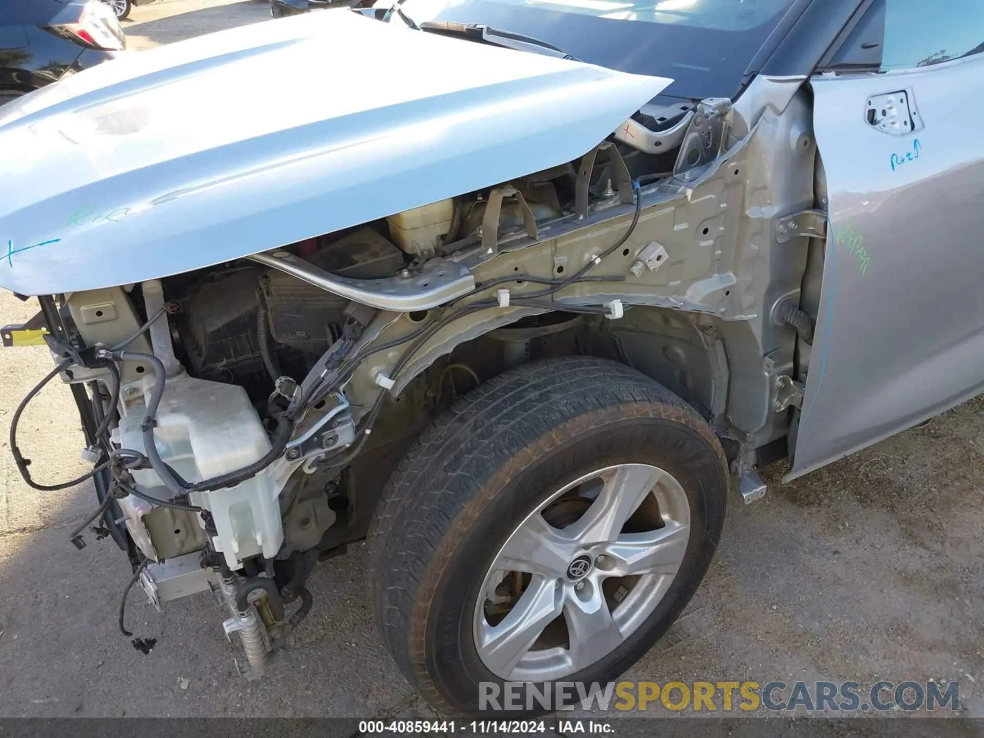 6 Photograph of a damaged car 5TDCZRAH7MS535969 TOYOTA HIGHLANDER 2021