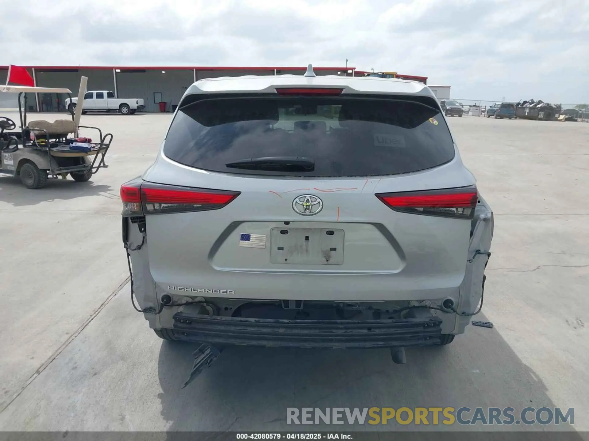 17 Photograph of a damaged car 5TDCZRAH8MS035772 TOYOTA HIGHLANDER 2021