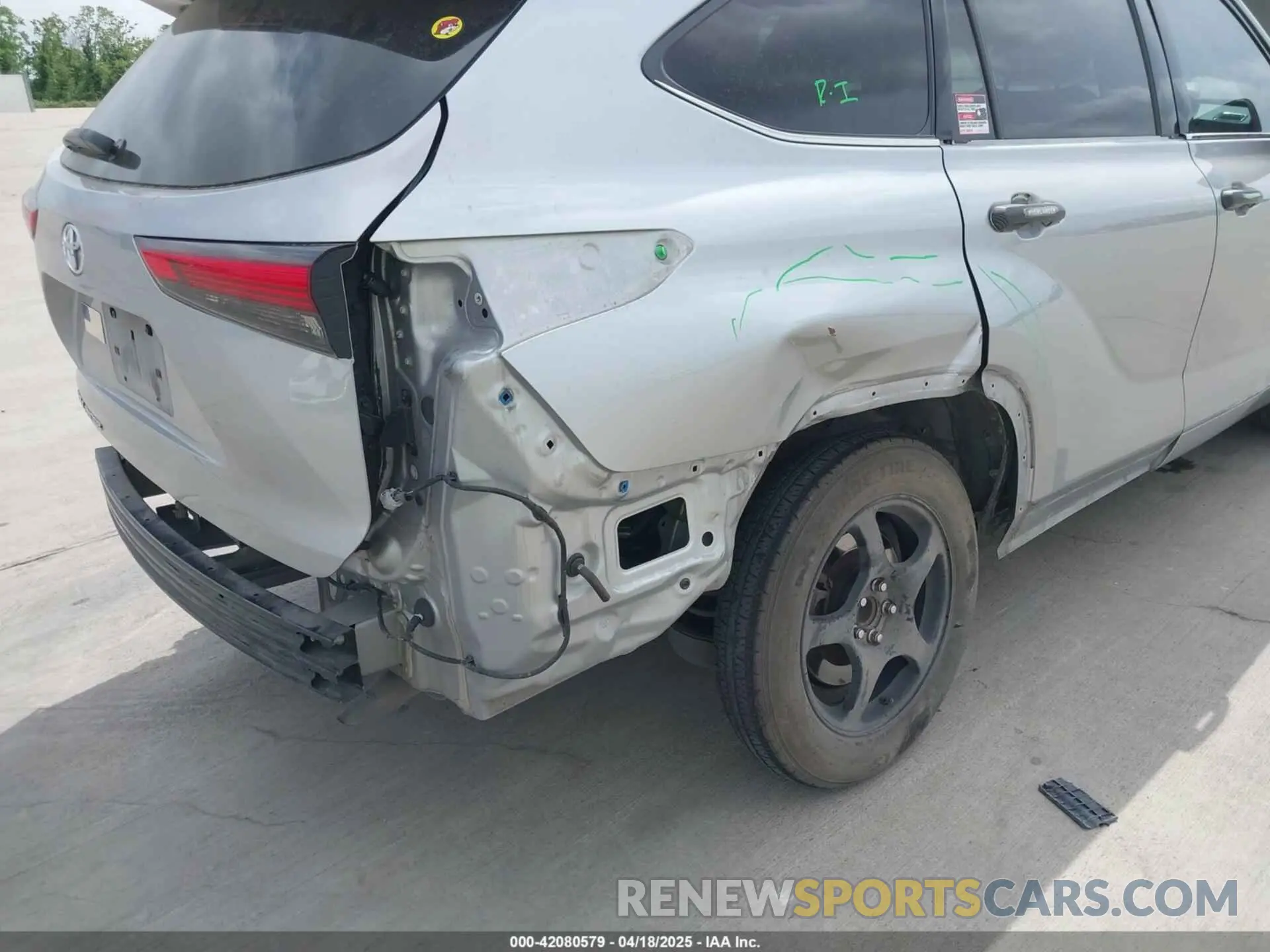 6 Photograph of a damaged car 5TDCZRAH8MS035772 TOYOTA HIGHLANDER 2021