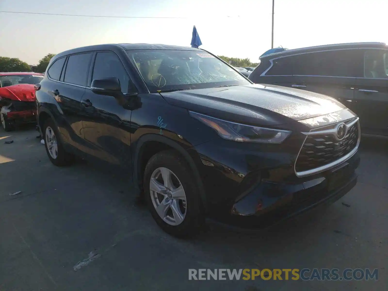 1 Photograph of a damaged car 5TDCZRAH8MS048621 TOYOTA HIGHLANDER 2021