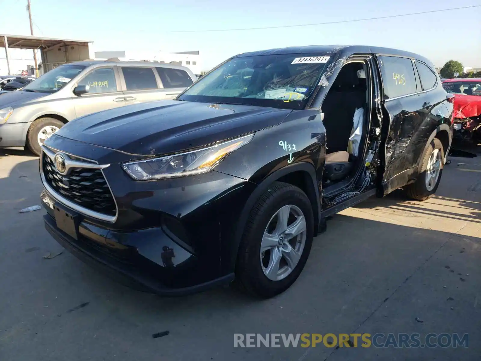 2 Photograph of a damaged car 5TDCZRAH8MS048621 TOYOTA HIGHLANDER 2021