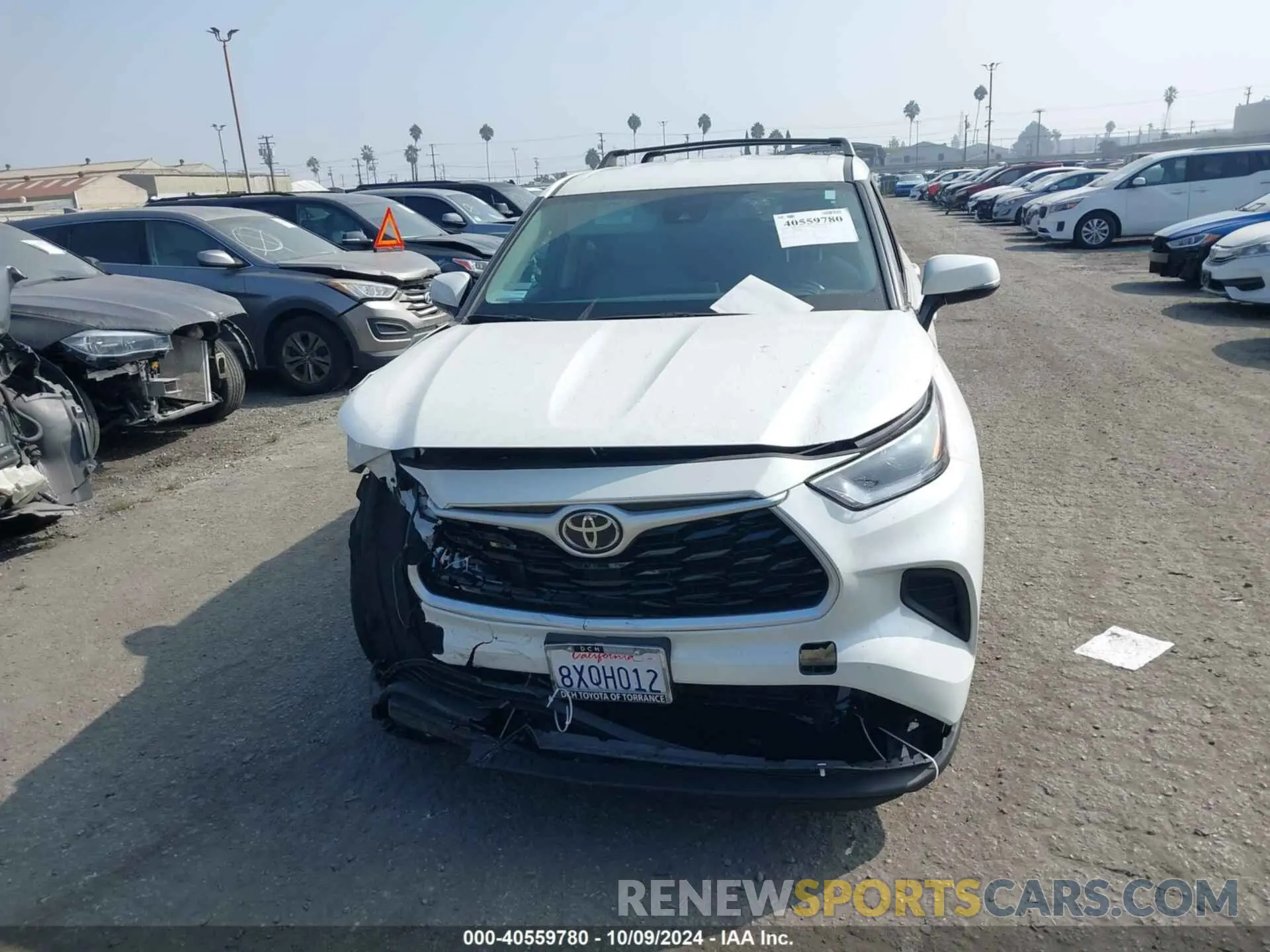 13 Photograph of a damaged car 5TDCZRAH8MS078511 TOYOTA HIGHLANDER 2021