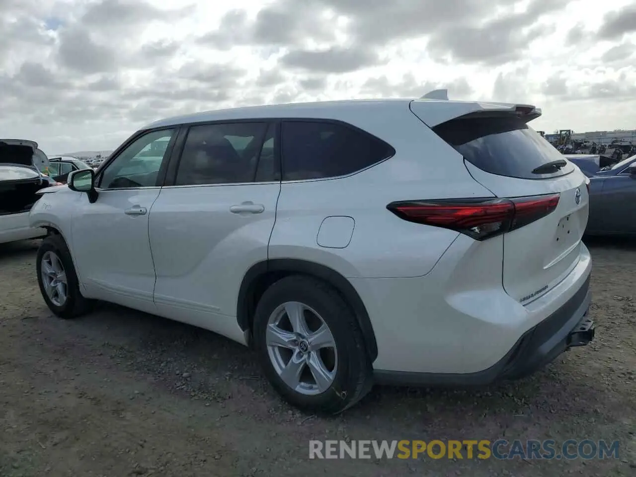 2 Photograph of a damaged car 5TDCZRAH8MS517934 TOYOTA HIGHLANDER 2021