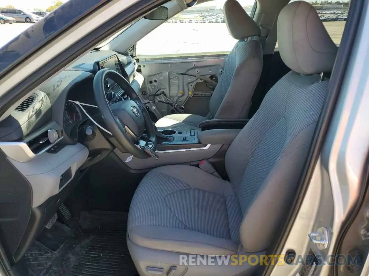 7 Photograph of a damaged car 5TDCZRAH8MS531199 TOYOTA HIGHLANDER 2021