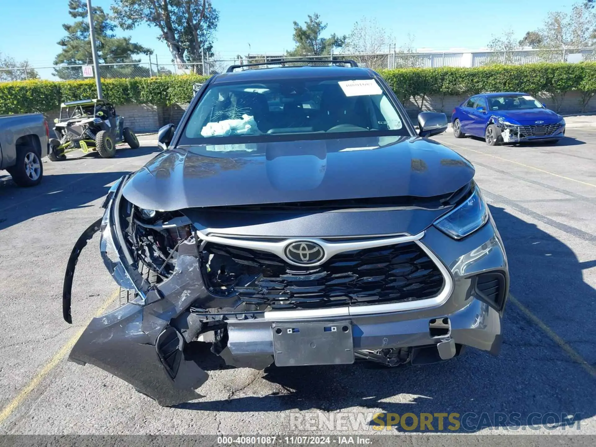 11 Photograph of a damaged car 5TDCZRAH8MS533700 TOYOTA HIGHLANDER 2021