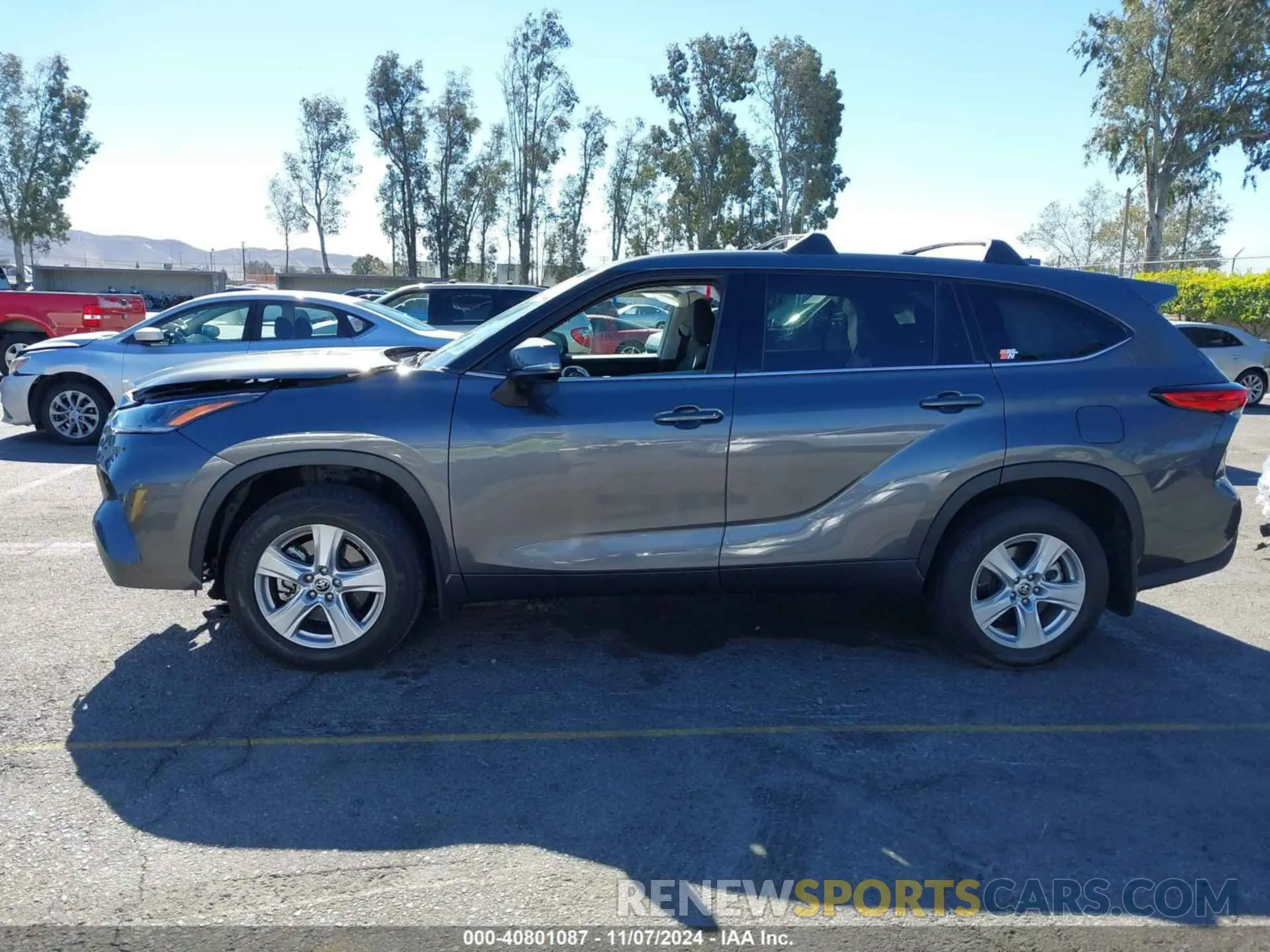13 Photograph of a damaged car 5TDCZRAH8MS533700 TOYOTA HIGHLANDER 2021