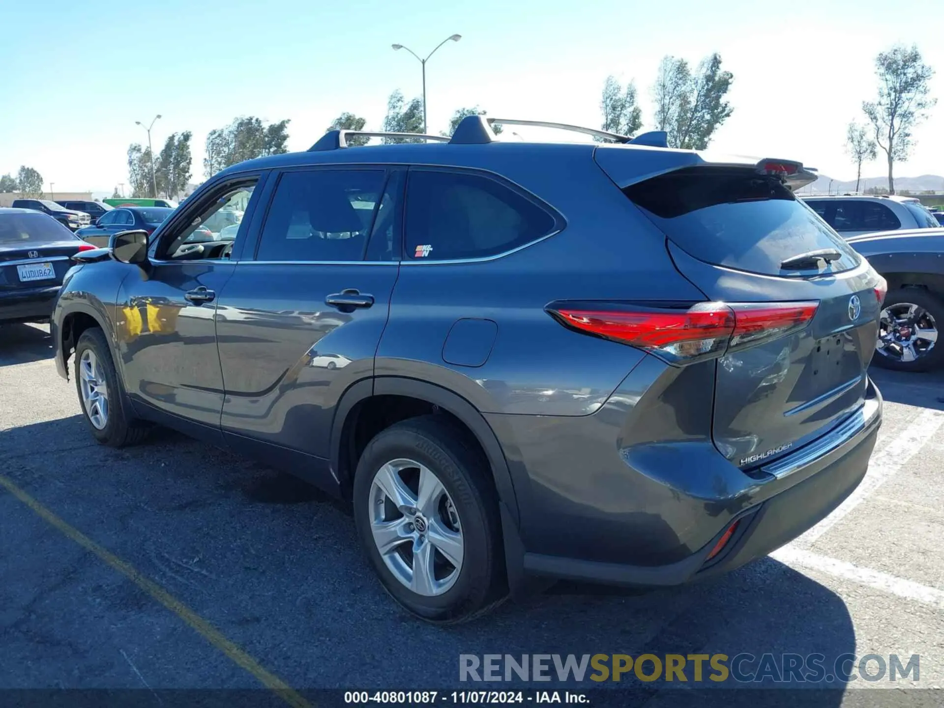 3 Photograph of a damaged car 5TDCZRAH8MS533700 TOYOTA HIGHLANDER 2021