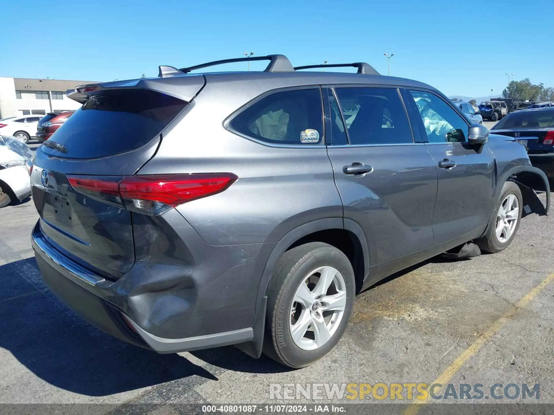 4 Photograph of a damaged car 5TDCZRAH8MS533700 TOYOTA HIGHLANDER 2021