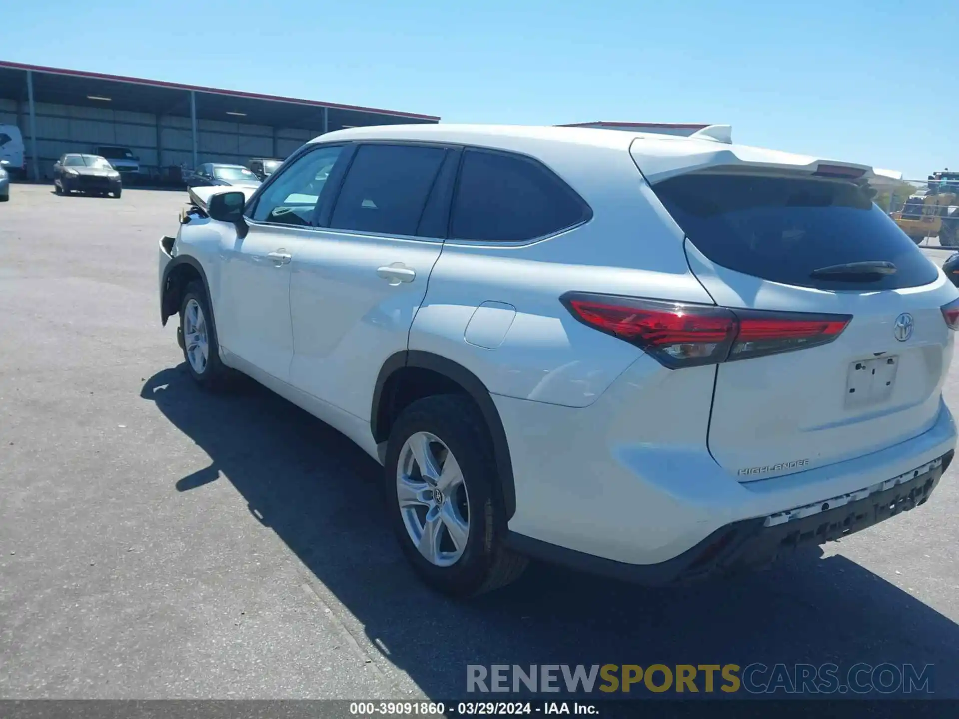 3 Photograph of a damaged car 5TDCZRAH9MS039328 TOYOTA HIGHLANDER 2021