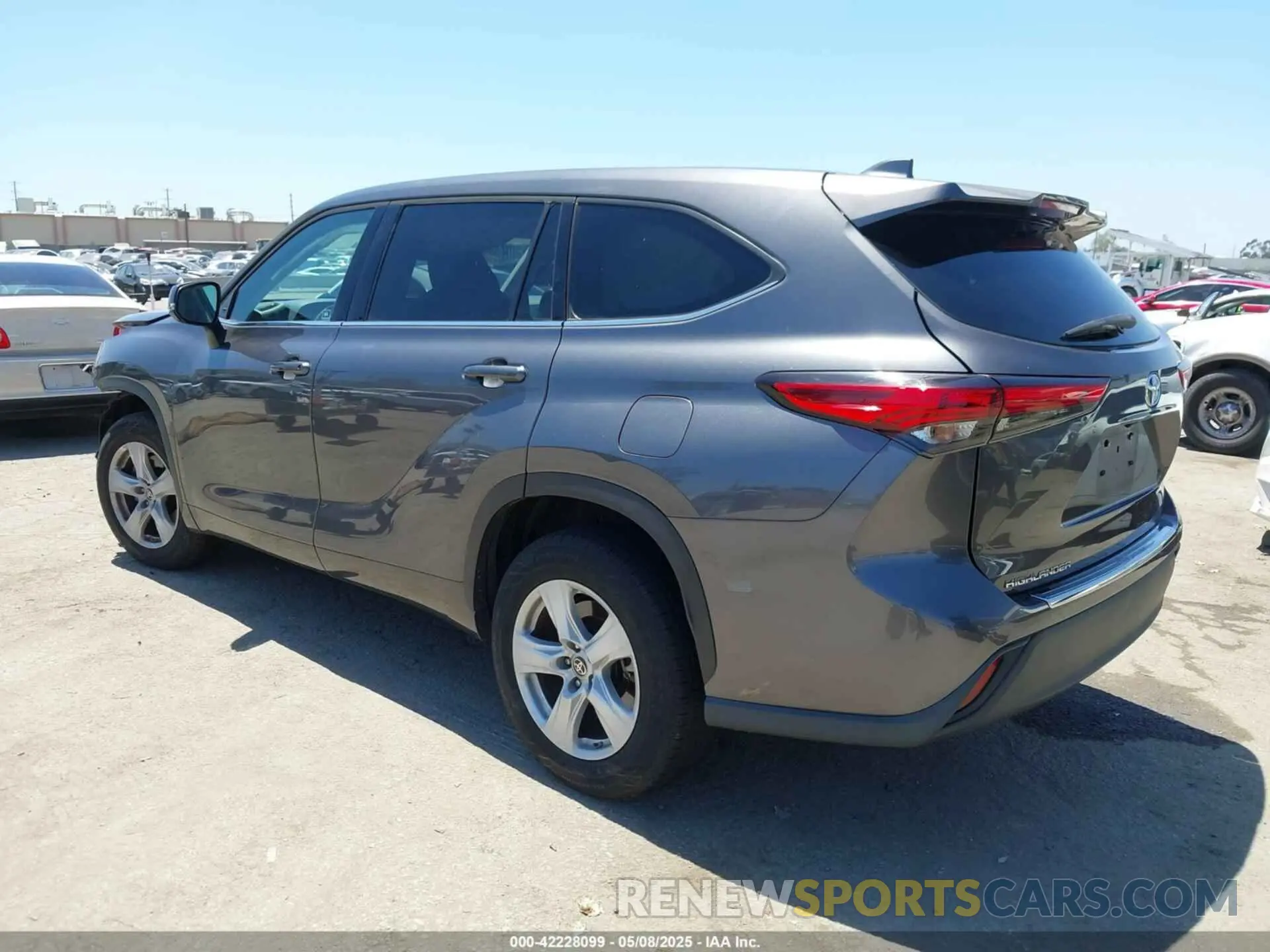 3 Photograph of a damaged car 5TDCZRAH9MS051141 TOYOTA HIGHLANDER 2021