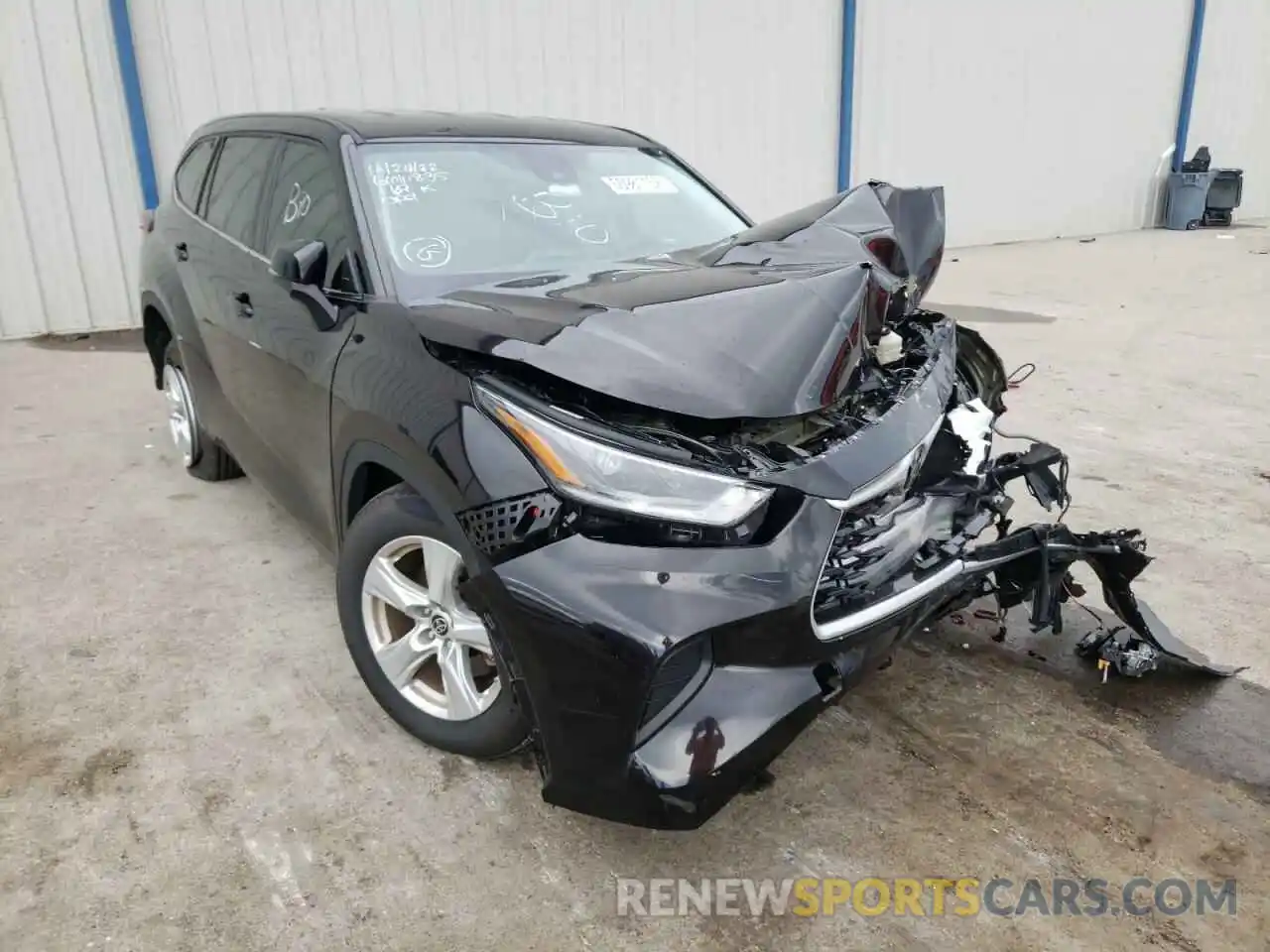 1 Photograph of a damaged car 5TDCZRAH9MS086584 TOYOTA HIGHLANDER 2021