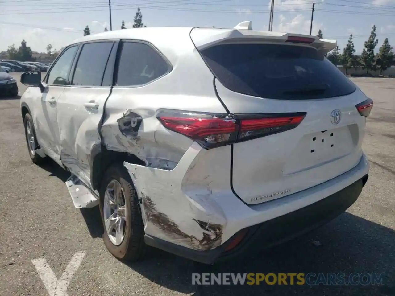 3 Photograph of a damaged car 5TDCZRAH9MS521846 TOYOTA HIGHLANDER 2021