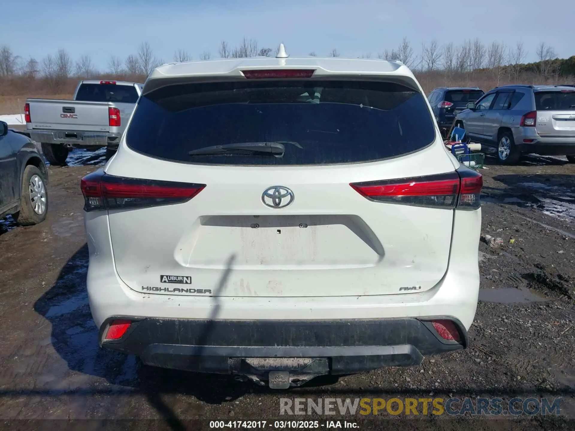 17 Photograph of a damaged car 5TDCZRBH0MS134102 TOYOTA HIGHLANDER 2021