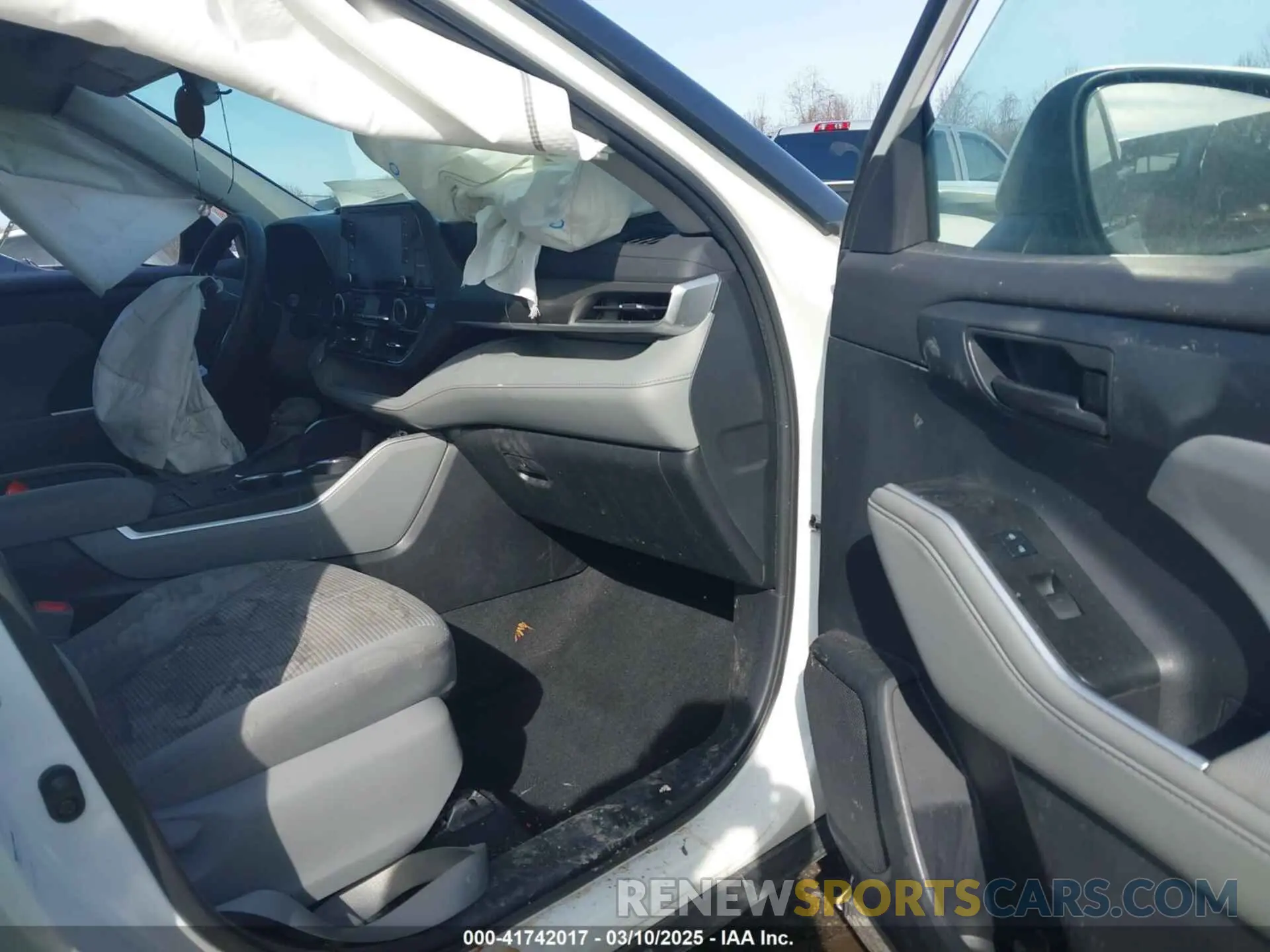 5 Photograph of a damaged car 5TDCZRBH0MS134102 TOYOTA HIGHLANDER 2021