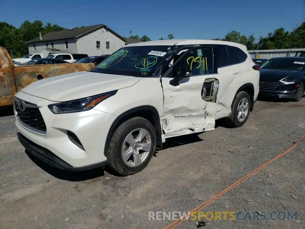 2 Photograph of a damaged car 5TDCZRBH3MS533456 TOYOTA HIGHLANDER 2021