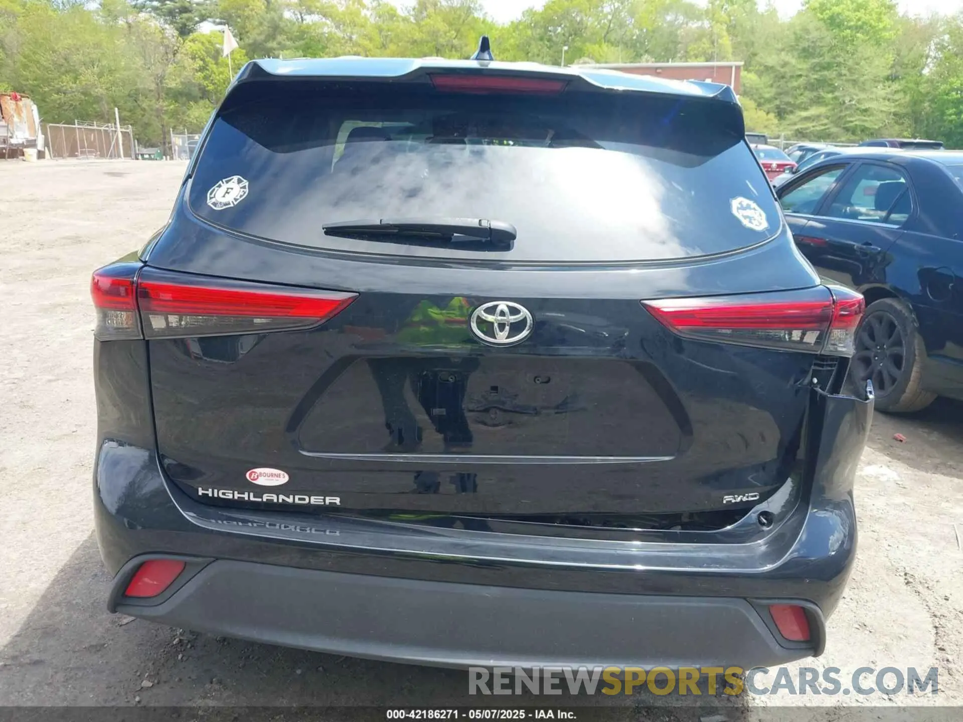 16 Photograph of a damaged car 5TDCZRBH5MS138002 TOYOTA HIGHLANDER 2021