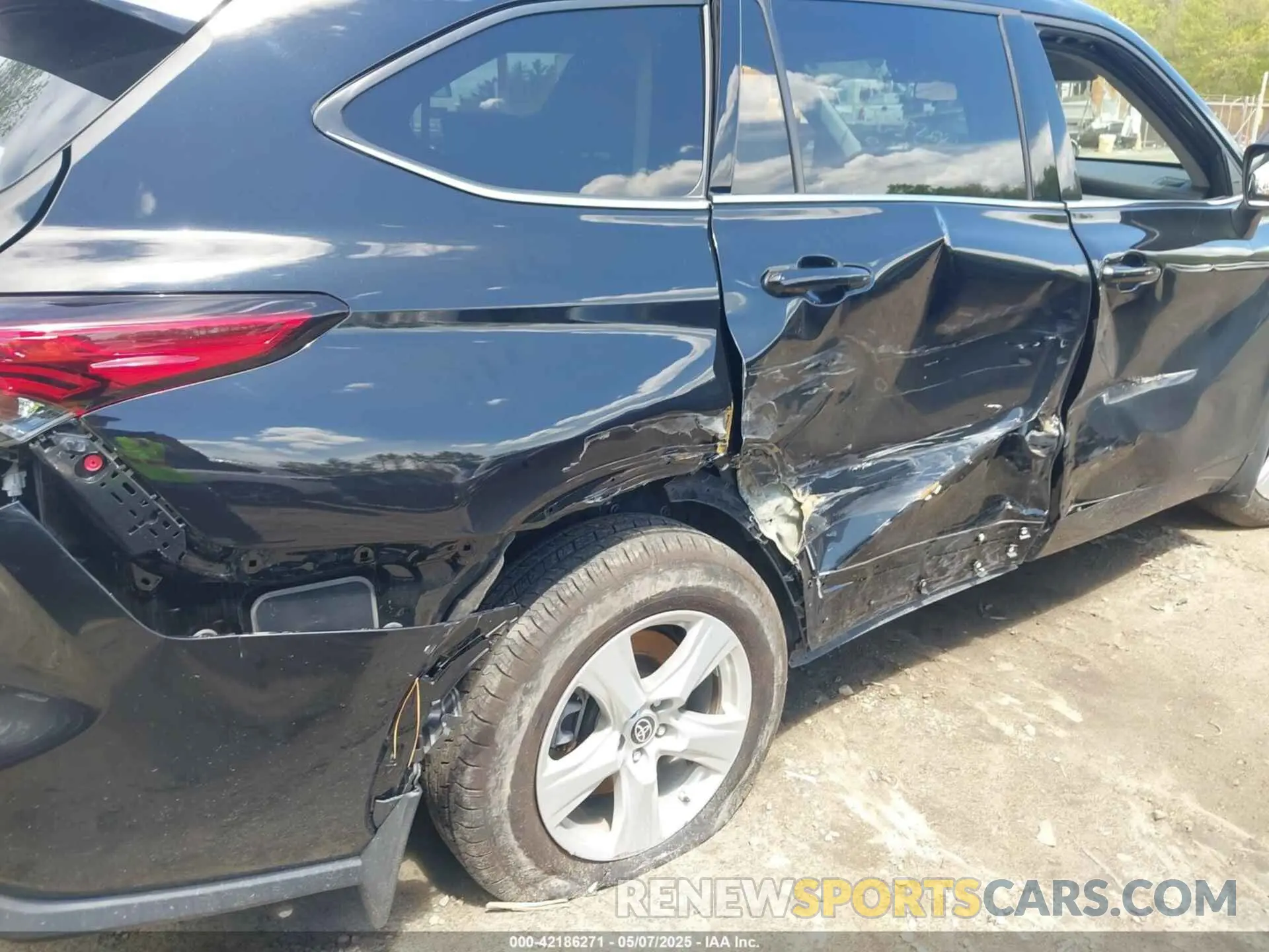 6 Photograph of a damaged car 5TDCZRBH5MS138002 TOYOTA HIGHLANDER 2021