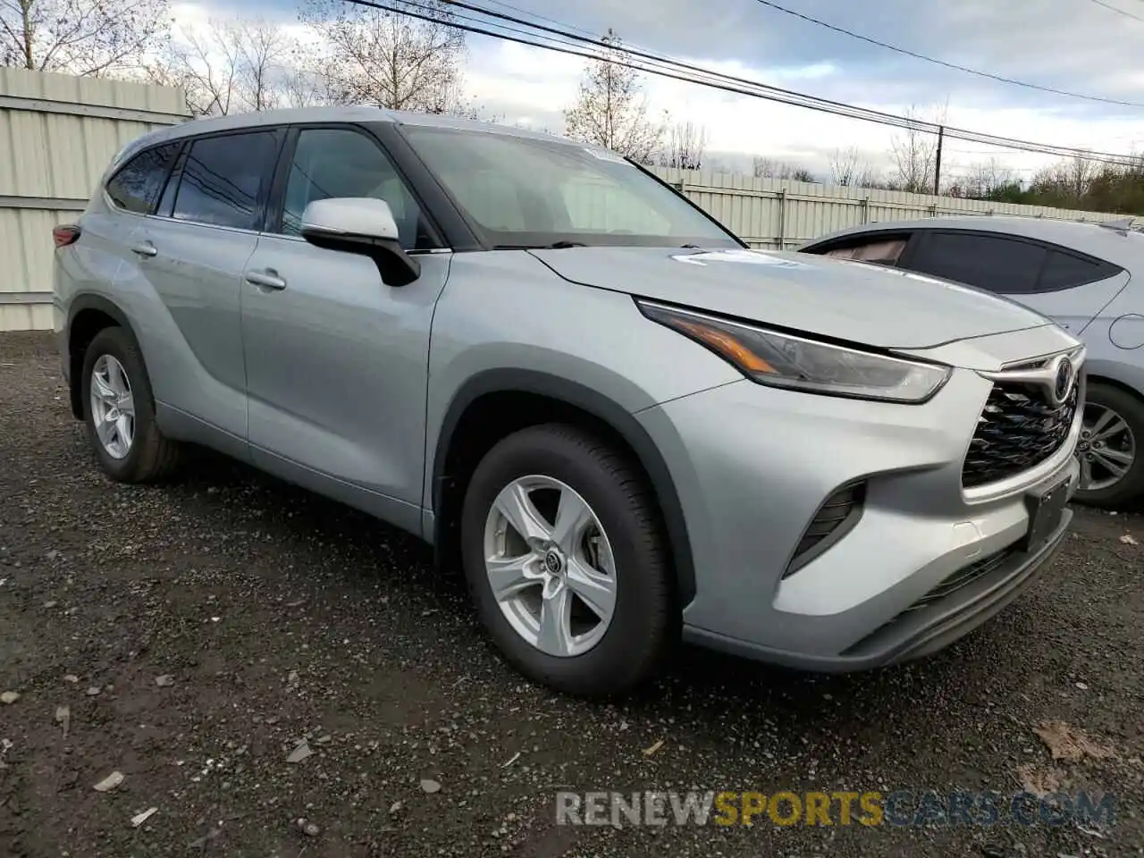 4 Photograph of a damaged car 5TDCZRBH6MS527814 TOYOTA HIGHLANDER 2021