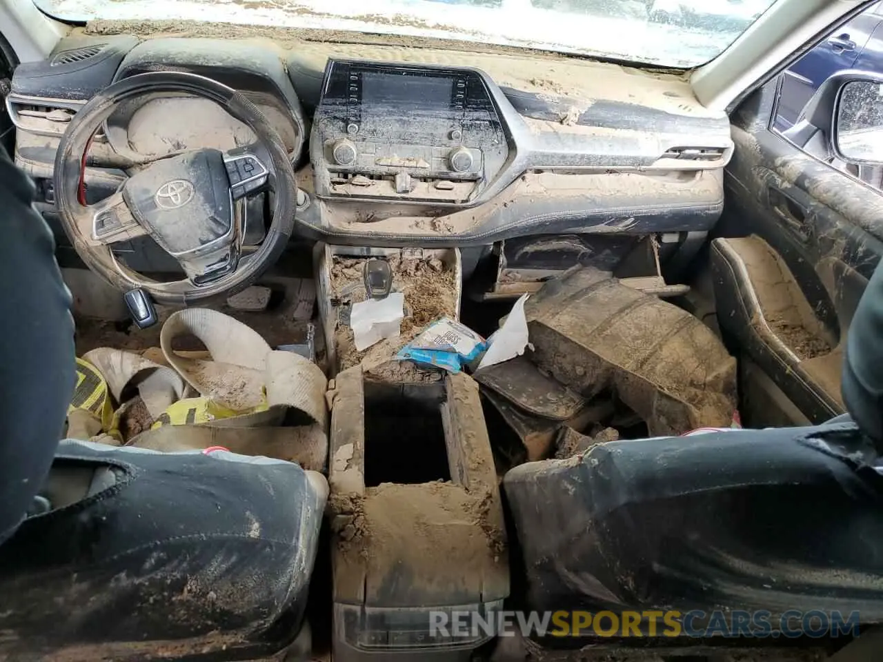 8 Photograph of a damaged car 5TDCZRBH7MS079017 TOYOTA HIGHLANDER 2021
