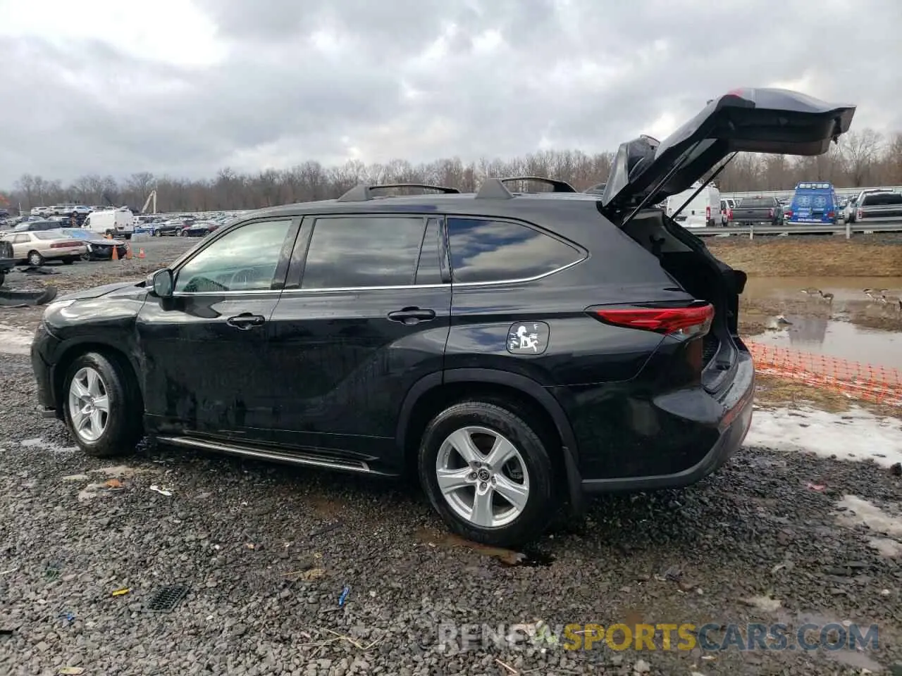 2 Photograph of a damaged car 5TDCZRBH7MS124411 TOYOTA HIGHLANDER 2021