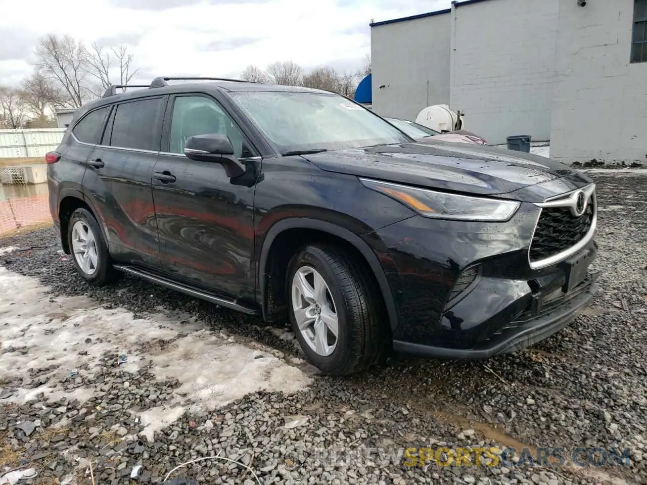 4 Photograph of a damaged car 5TDCZRBH7MS124411 TOYOTA HIGHLANDER 2021