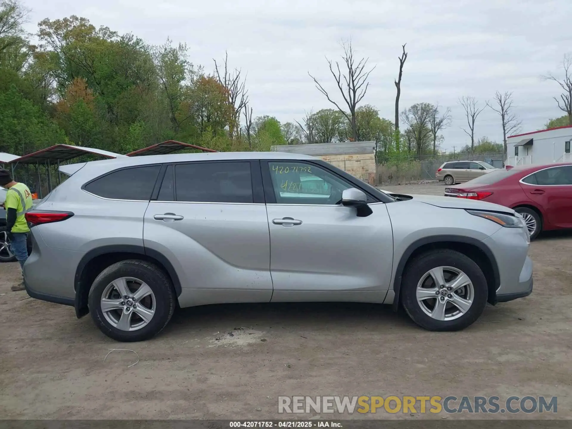 13 Photograph of a damaged car 5TDCZRBHXMS072546 TOYOTA HIGHLANDER 2021