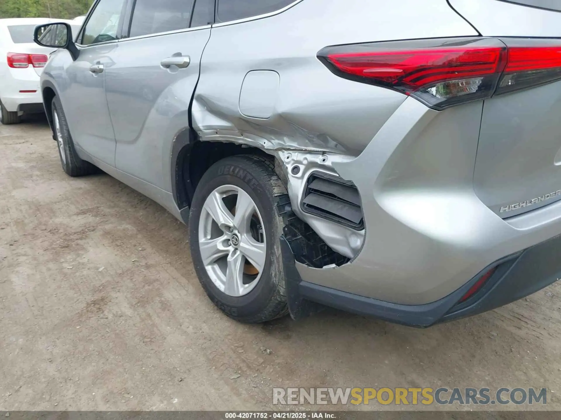 6 Photograph of a damaged car 5TDCZRBHXMS072546 TOYOTA HIGHLANDER 2021