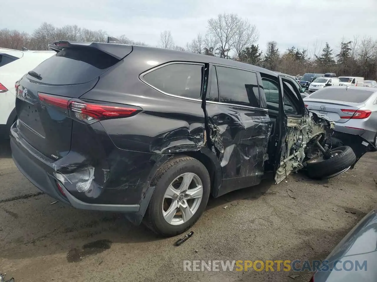3 Photograph of a damaged car 5TDCZRBHXMS135869 TOYOTA HIGHLANDER 2021