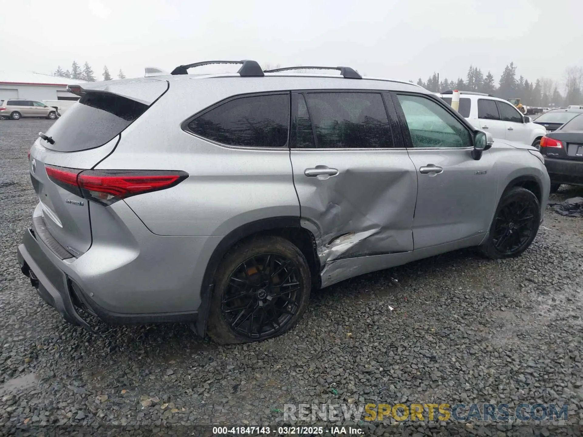 4 Photograph of a damaged car 5TDDBRCH2MS016124 TOYOTA HIGHLANDER 2021