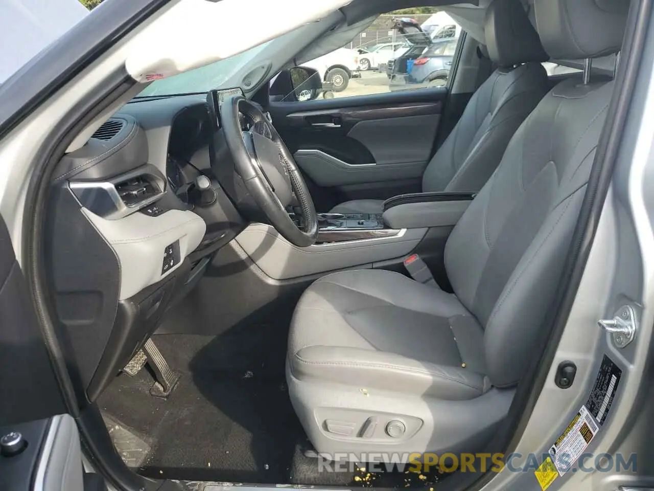 7 Photograph of a damaged car 5TDDBRCH2MS527011 TOYOTA HIGHLANDER 2021