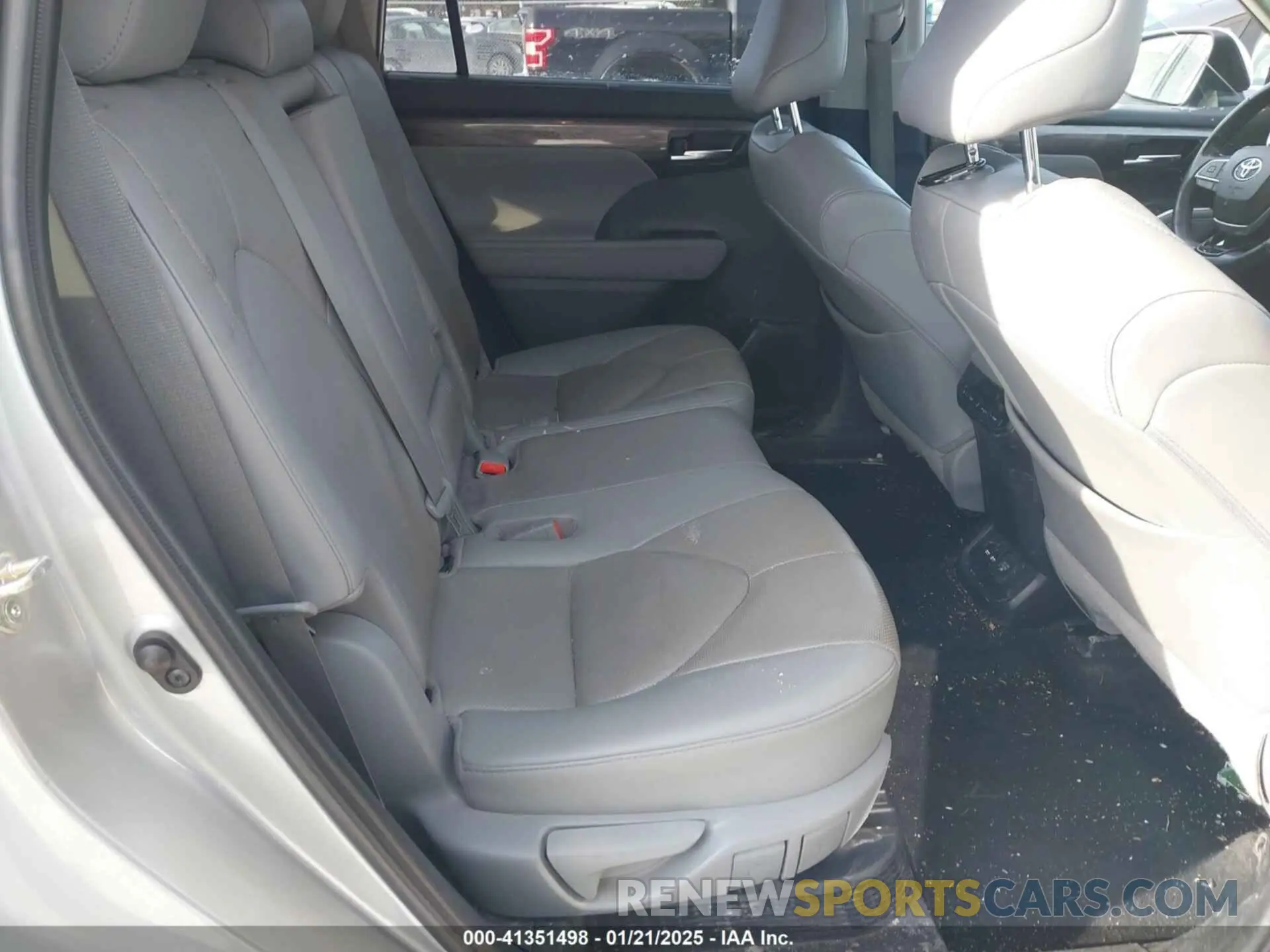 8 Photograph of a damaged car 5TDDBRCH3MS016844 TOYOTA HIGHLANDER 2021