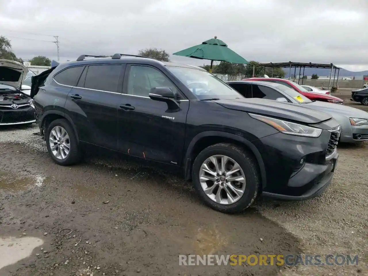 4 Photograph of a damaged car 5TDDBRCH4MS017923 TOYOTA HIGHLANDER 2021