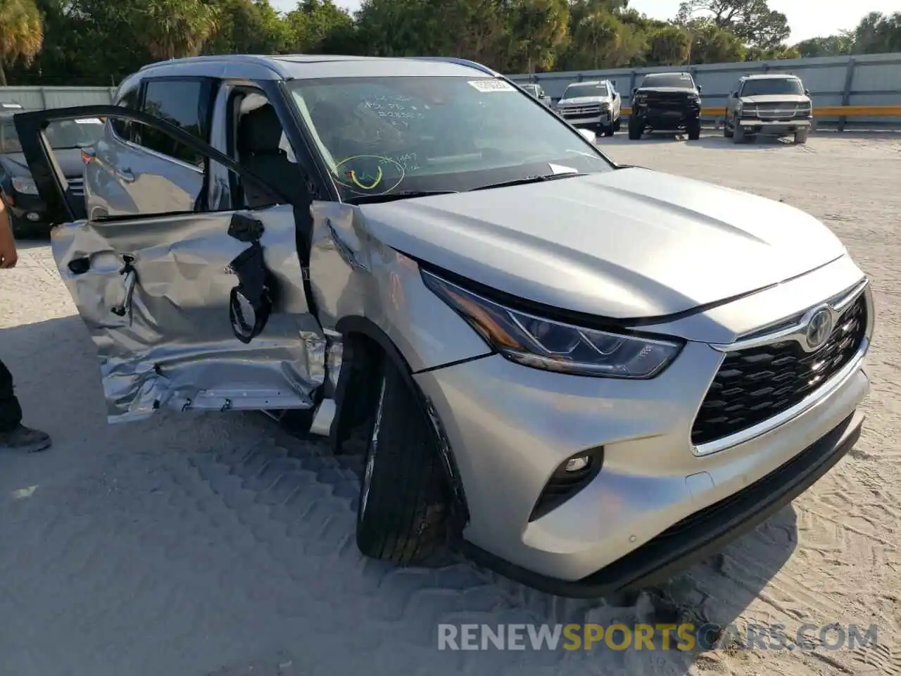 1 Photograph of a damaged car 5TDDBRCH5MS018028 TOYOTA HIGHLANDER 2021