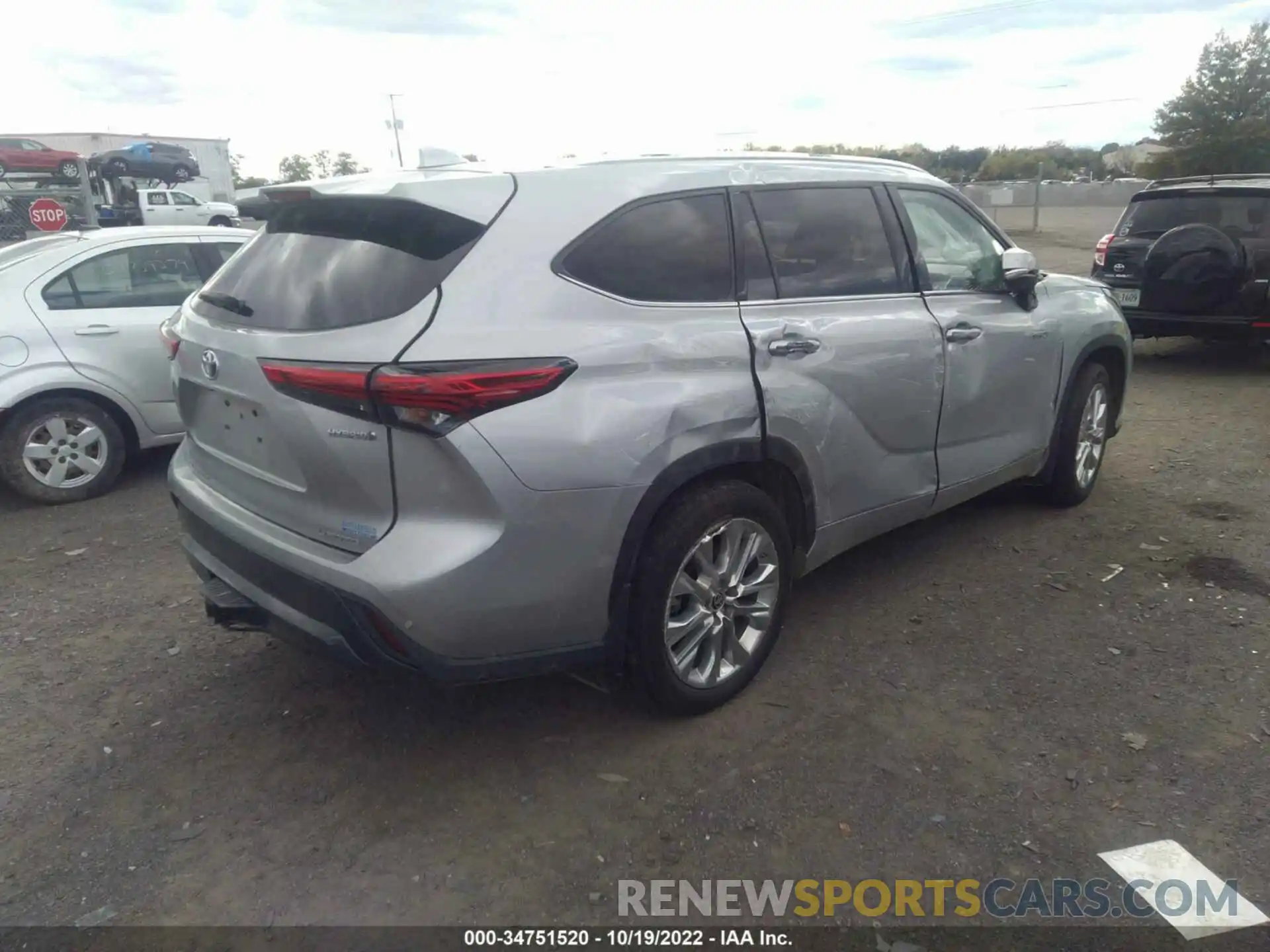 4 Photograph of a damaged car 5TDDBRCH6MS523852 TOYOTA HIGHLANDER 2021