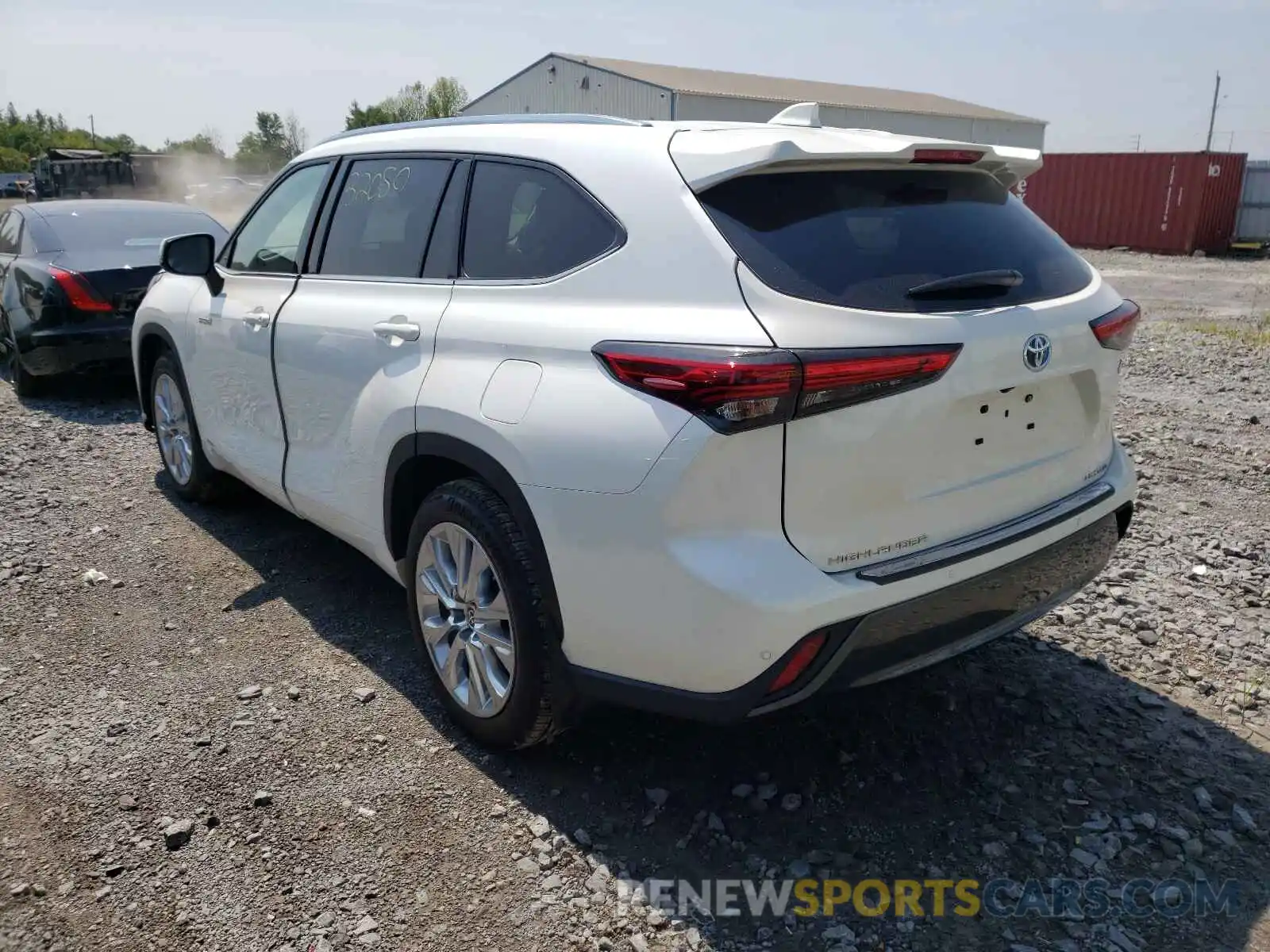 3 Photograph of a damaged car 5TDDBRCH8MS032344 TOYOTA HIGHLANDER 2021