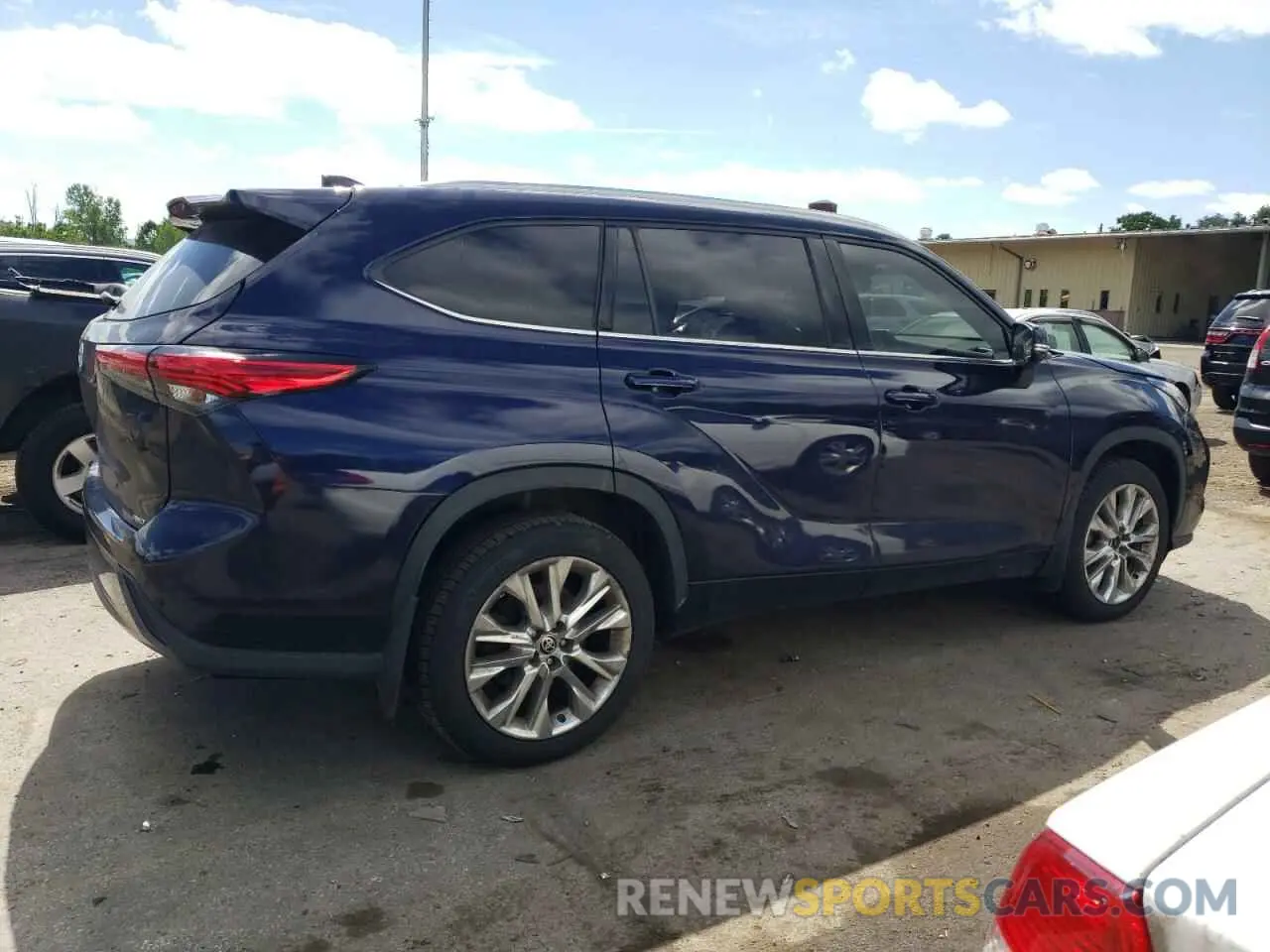 3 Photograph of a damaged car 5TDDZRBH0MS114761 TOYOTA HIGHLANDER 2021